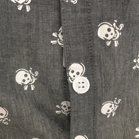 Skull and Crossbones Gray Button up Dog Shirt - Picture 7 of 7